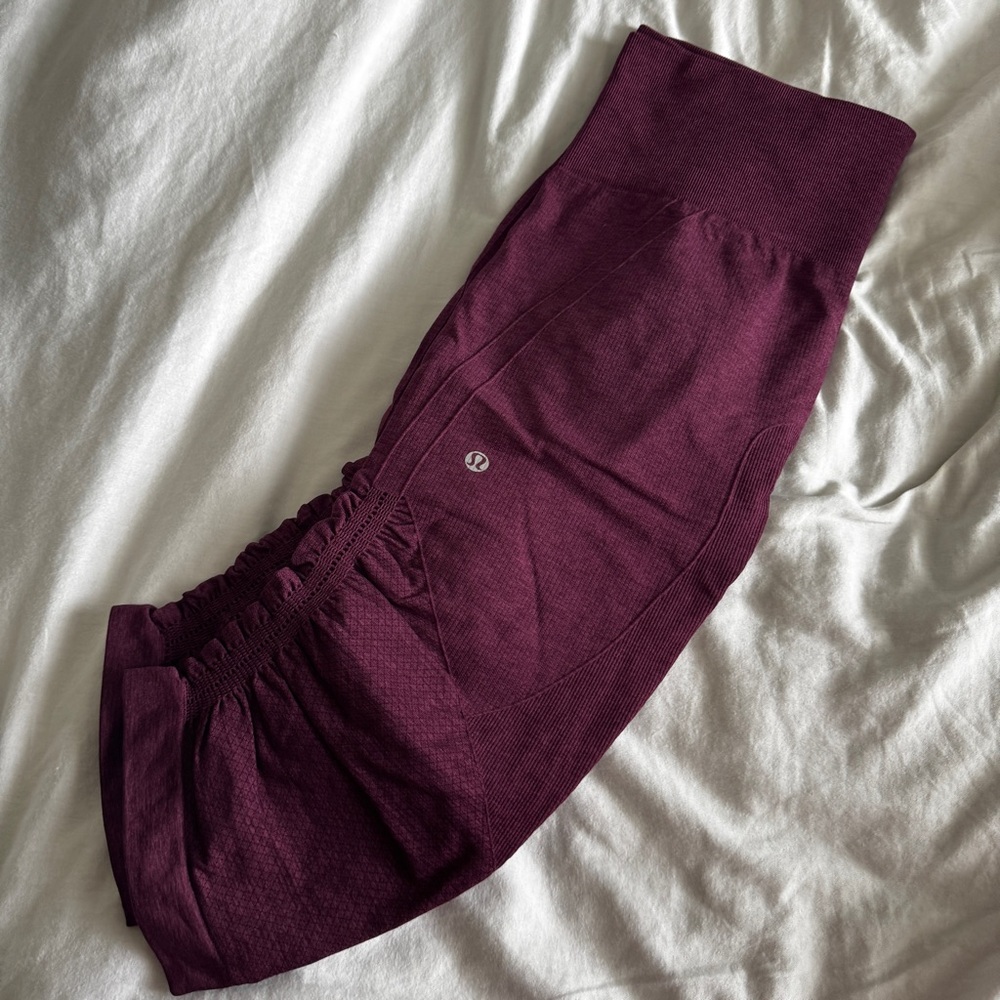 1 Lululemon In The Flow Crop II - Heathered Bordeaux Drama - Picture 3 of 9